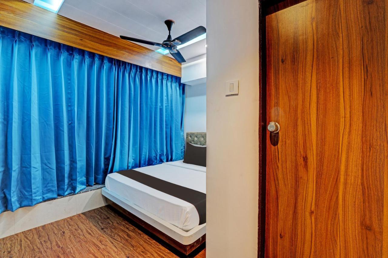 Collection O Hotel Swarg Сурат Екстер'єр фото