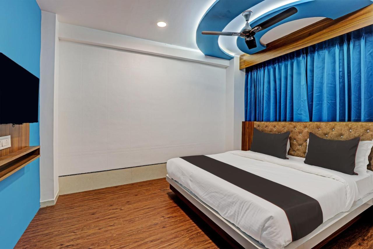 Collection O Hotel Swarg Сурат Екстер'єр фото