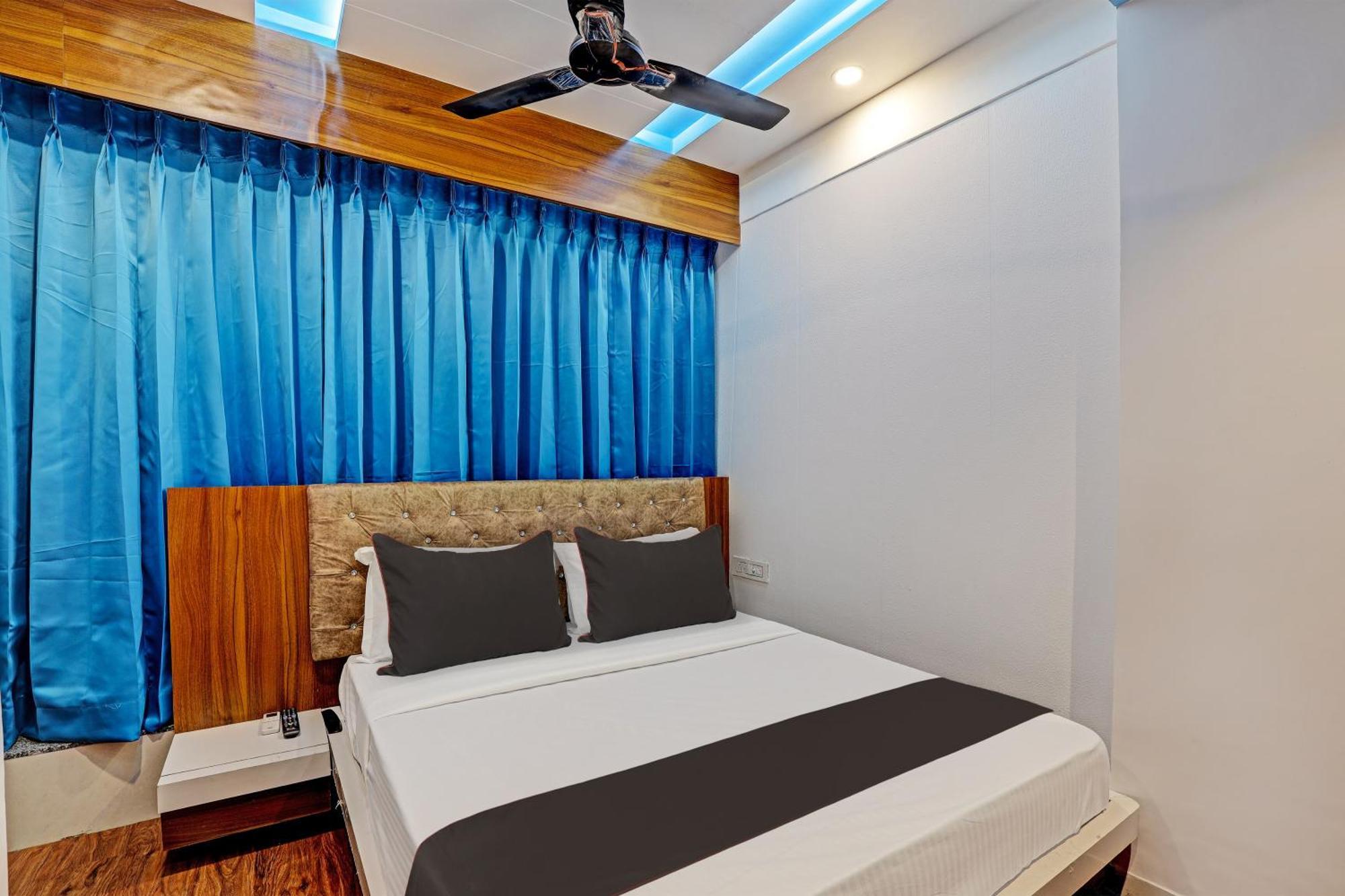 Collection O Hotel Swarg Сурат Екстер'єр фото